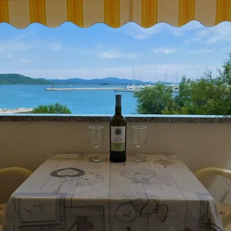 Charming Karlo Apartman